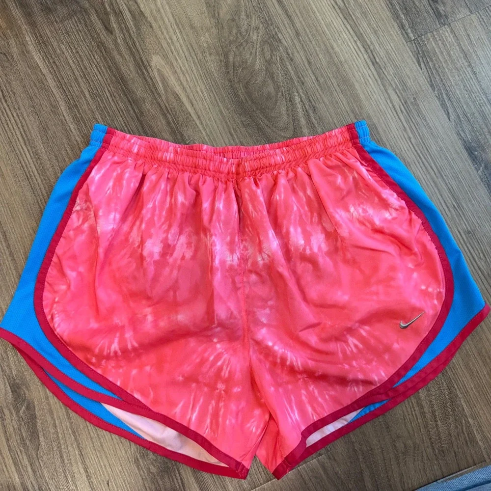 Nike Dri-FIT Girls Pink Tie Dye Running Shorts Blue Mesh Panels Size Large L